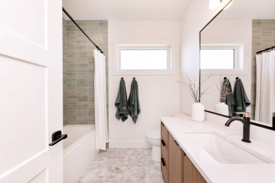 COPYRIGHTED BY D&M IMAGES