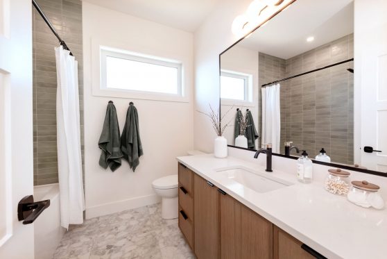 COPYRIGHTED BY D&M IMAGES