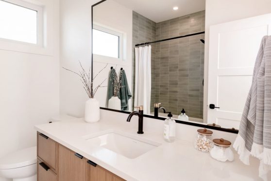 COPYRIGHTED BY D&M IMAGES