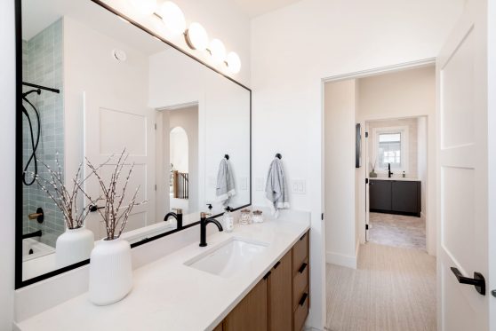 COPYRIGHTED BY D&M IMAGES