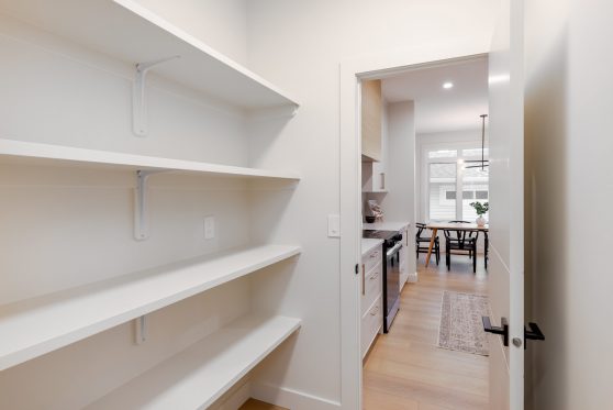 COPYRIGHTED BY D&M IMAGES