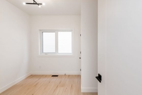 COPYRIGHTED BY D&M IMAGES