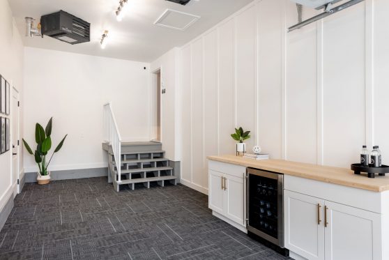 COPYRIGHTED BY D&M IMAGES