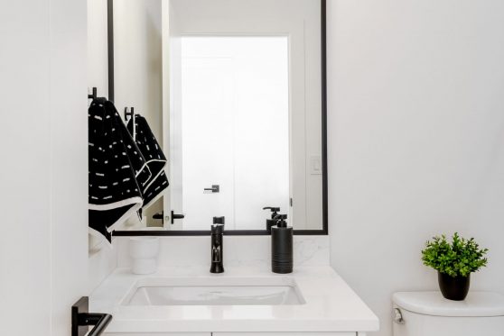 COPYRIGHTED BY D&M IMAGES