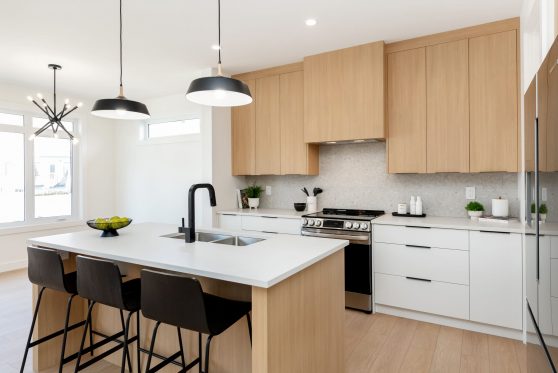 COPYRIGHTED BY D&M IMAGES