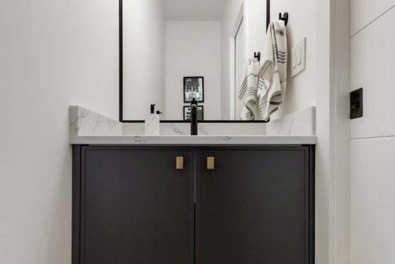 COPYRIGHTED BY D&M IMAGES