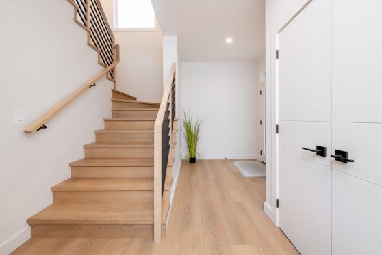 COPYRIGHTED BY D&M IMAGES