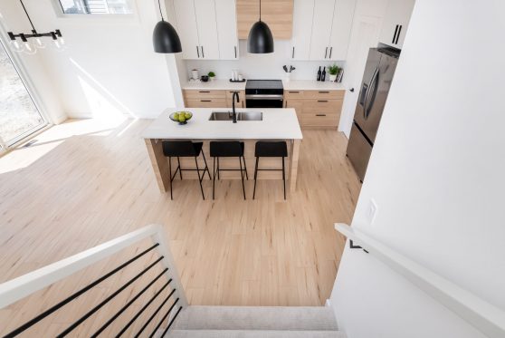 COPYRIGHTED BY D&M IMAGES