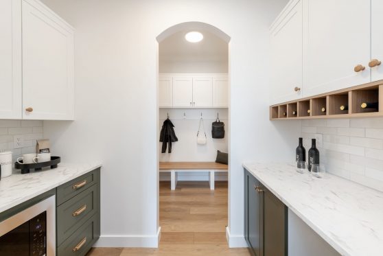 COPYRIGHTED BY D&M IMAGES