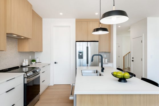 COPYRIGHTED BY D&M IMAGES