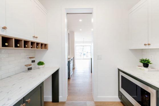 COPYRIGHTED BY D&M IMAGES