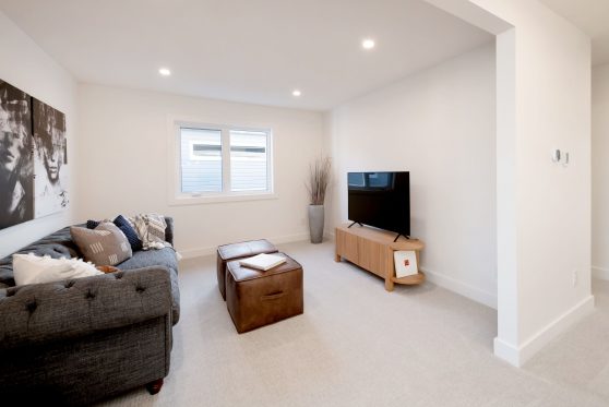 COPYRIGHTED BY D&M IMAGES