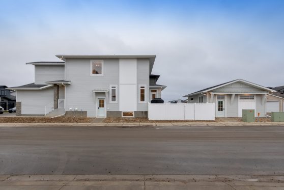 COPYRIGHTED BY D&M IMAGES