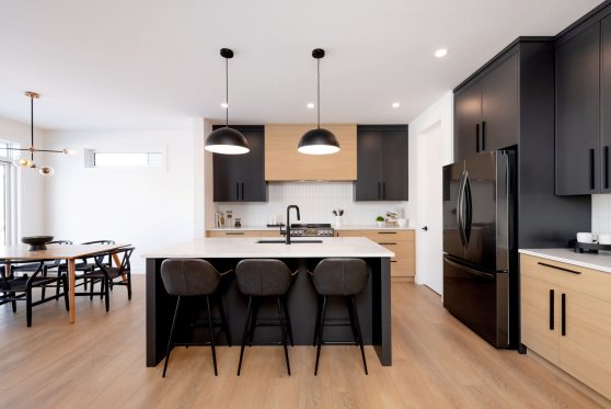 COPYRIGHTED BY D&M IMAGES