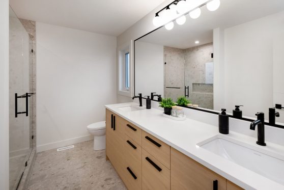 COPYRIGHTED BY D&M IMAGES