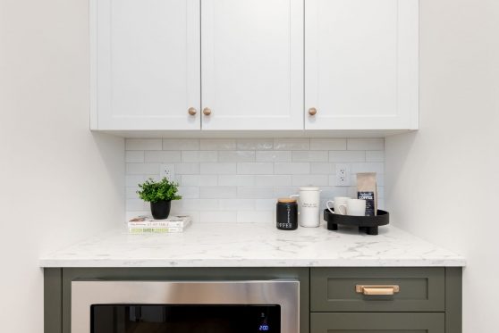 COPYRIGHTED BY D&M IMAGES