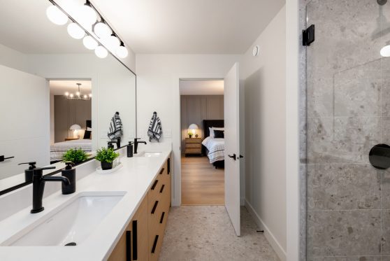 COPYRIGHTED BY D&M IMAGES