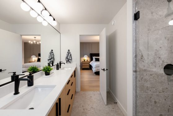 COPYRIGHTED BY D&M IMAGES