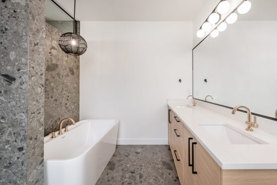 COPYRIGHTED BY D&M IMAGES