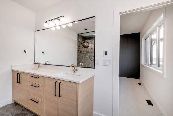 COPYRIGHTED BY D&M IMAGES