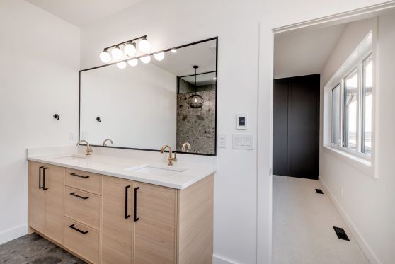 COPYRIGHTED BY D&M IMAGES