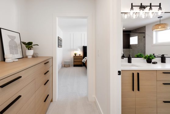 COPYRIGHTED BY D&M IMAGES