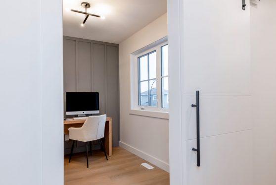 COPYRIGHTED BY D&M IMAGES