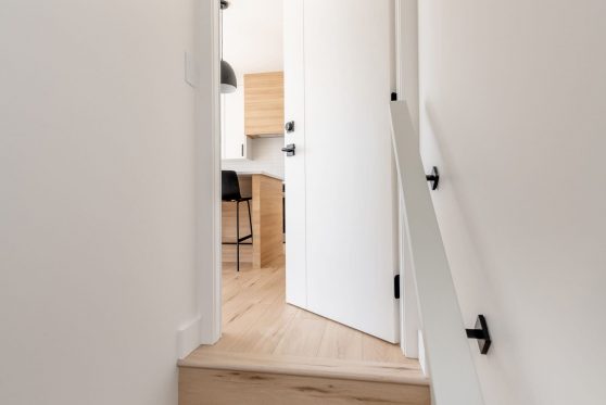 COPYRIGHTED BY D&M IMAGES