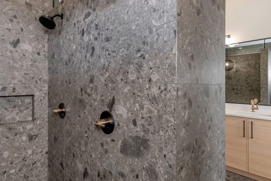 COPYRIGHTED BY D&M IMAGES