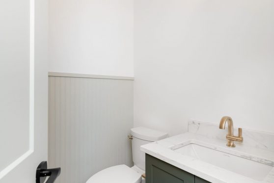 COPYRIGHTED BY D&M IMAGES