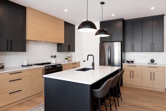 COPYRIGHTED BY D&M IMAGES