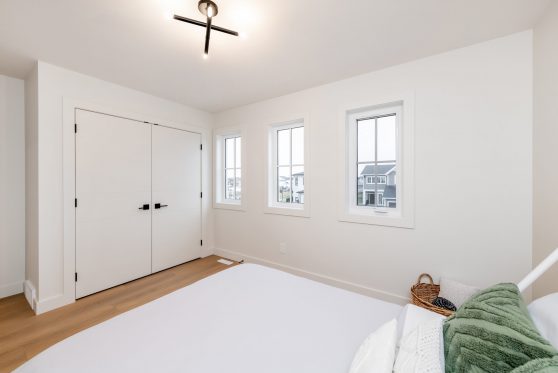 COPYRIGHTED BY D&M IMAGES