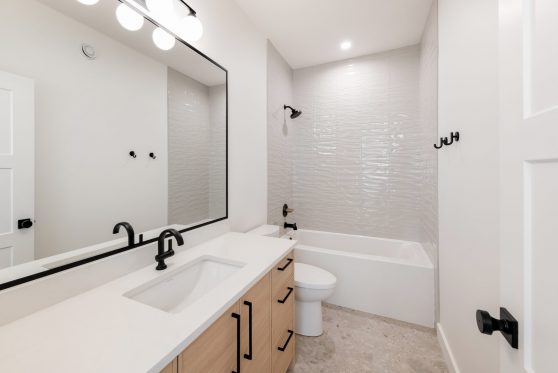 COPYRIGHTED BY D&M IMAGES