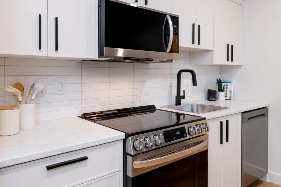 COPYRIGHTED BY D&M IMAGES