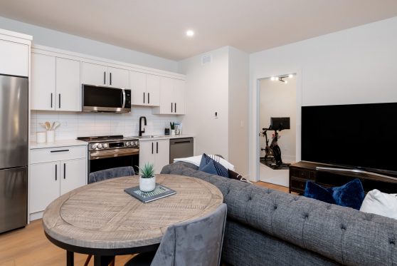 COPYRIGHTED BY D&M IMAGES