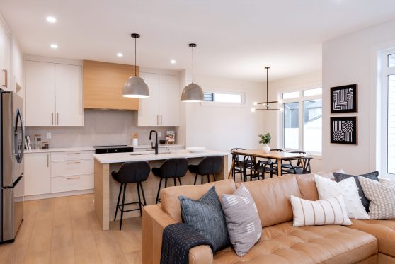 COPYRIGHTED BY D&M IMAGES