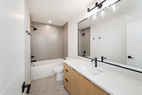 COPYRIGHTED BY D&M IMAGES