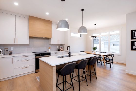 COPYRIGHTED BY D&M IMAGES