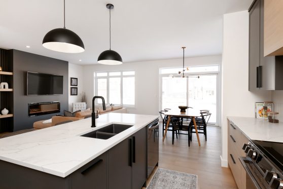 COPYRIGHTED BY D&M IMAGES