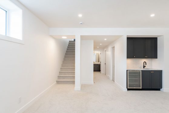 COPYRIGHTED BY D&M IMAGES