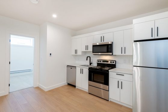 COPYRIGHTED BY D&M IMAGES