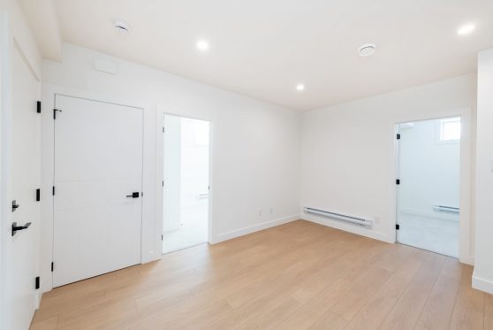 COPYRIGHTED BY D&M IMAGES