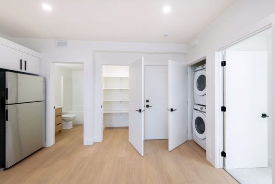 COPYRIGHTED BY D&M IMAGES