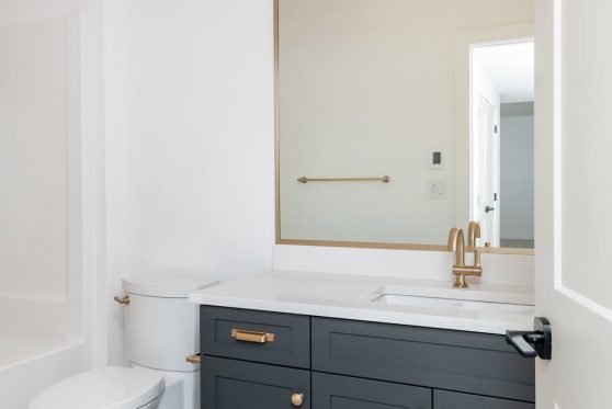 COPYRIGHTED BY D&M IMAGES