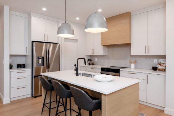 COPYRIGHTED BY D&M IMAGES