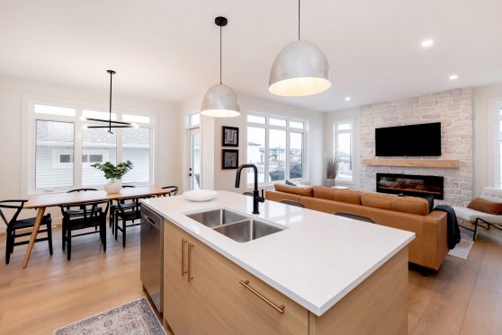 COPYRIGHTED BY D&M IMAGES