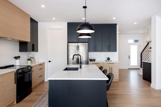 COPYRIGHTED BY D&M IMAGES